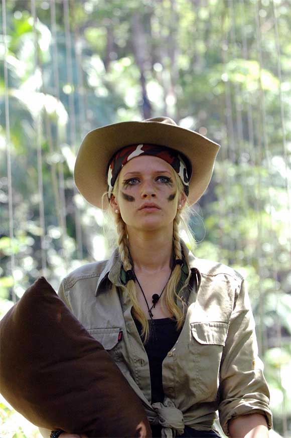 Drama-Queen Sarah Dingens verlässt das Dschungelcamp alt=