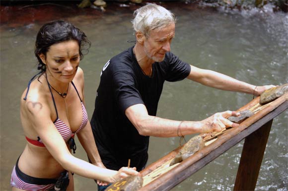 Mathieu friert im Wasser bei der heißen Gitta