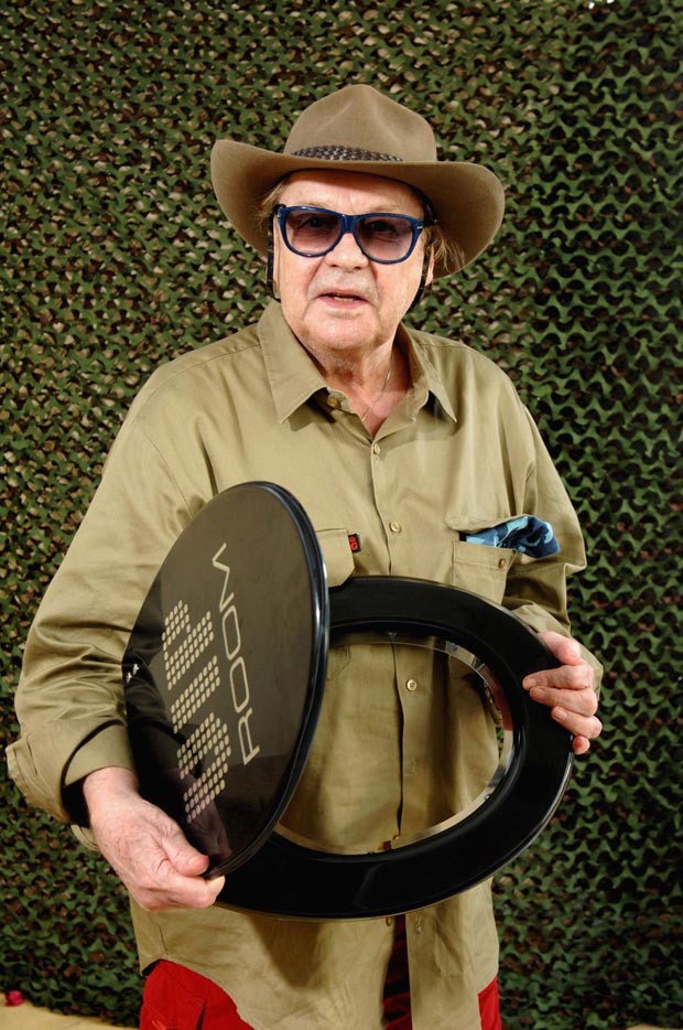 Helmut Berger mit Klobrille