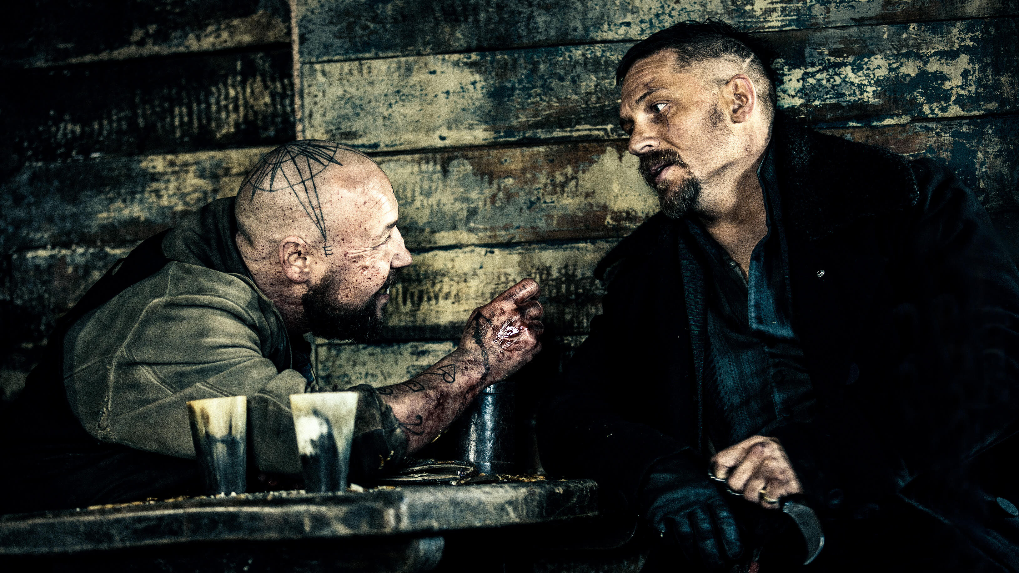 Stephen Graham und Tom Hardy in Taboo