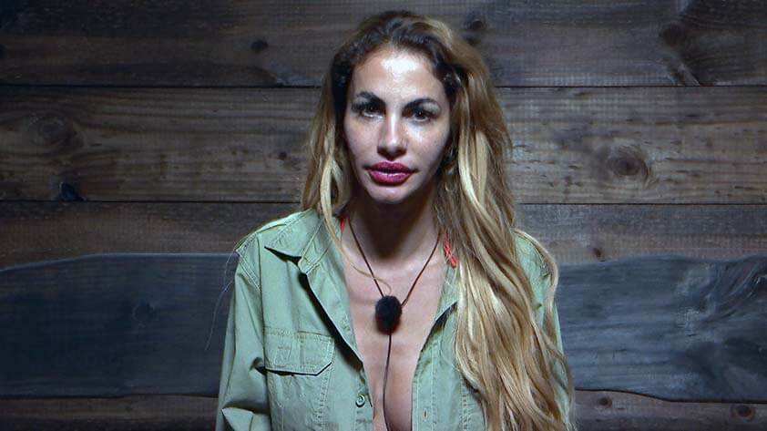 Janina Youssefian im Dschungeltelefon