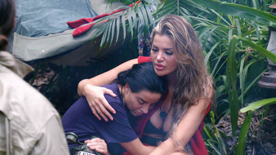 Kim trötet Leyla im Dschungelcamp