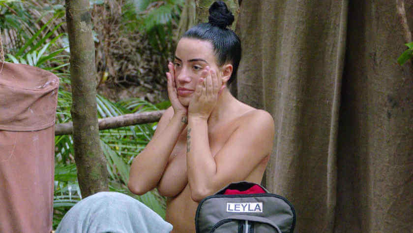Stets etwas Haut zu viel: Leyla im Dschungelcamp