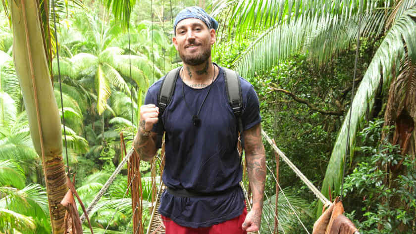Mike Heiter beim Auszug aus dem Dschungelcamp